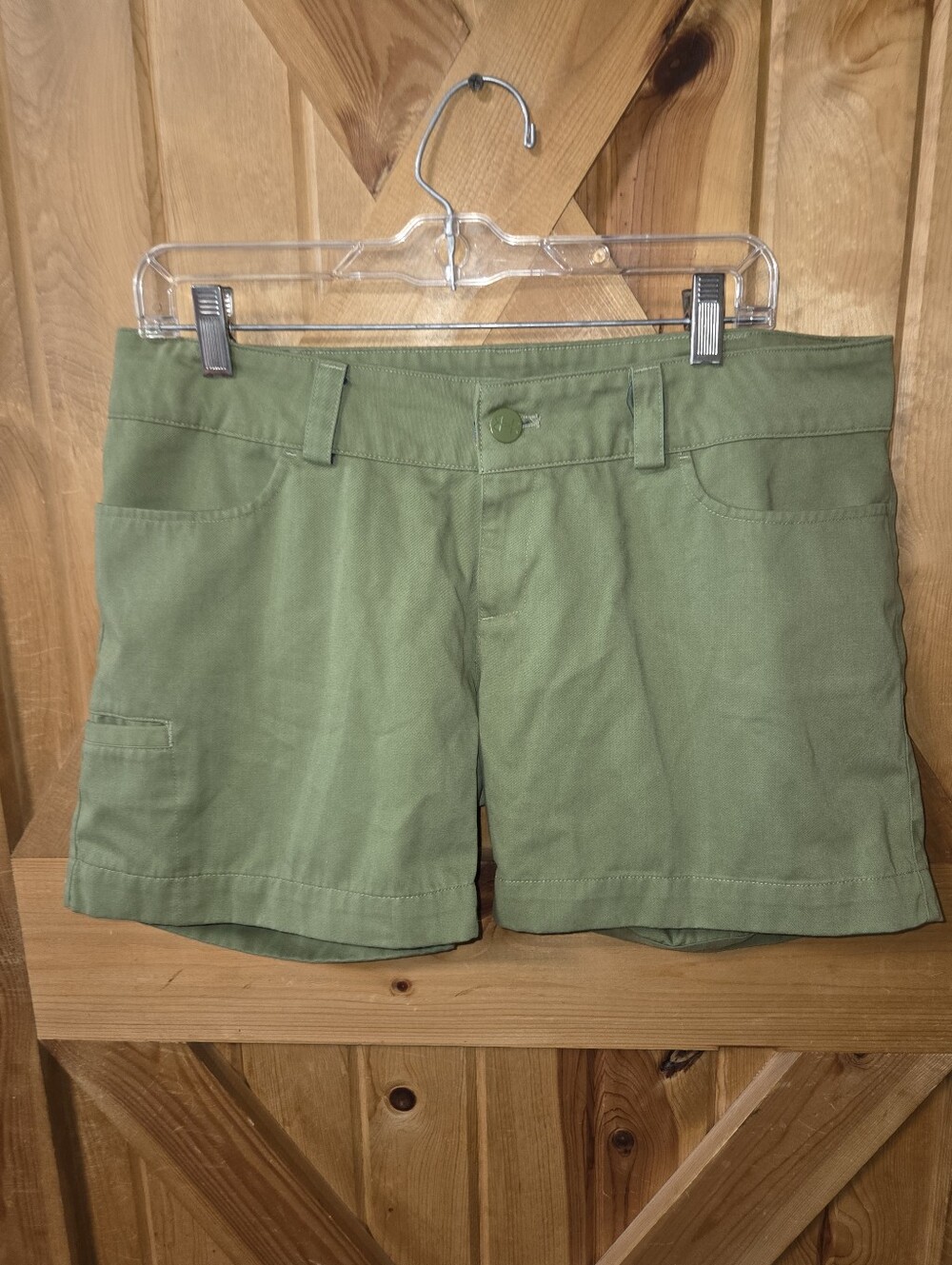 Under Armour Performance Womens Shorts..10